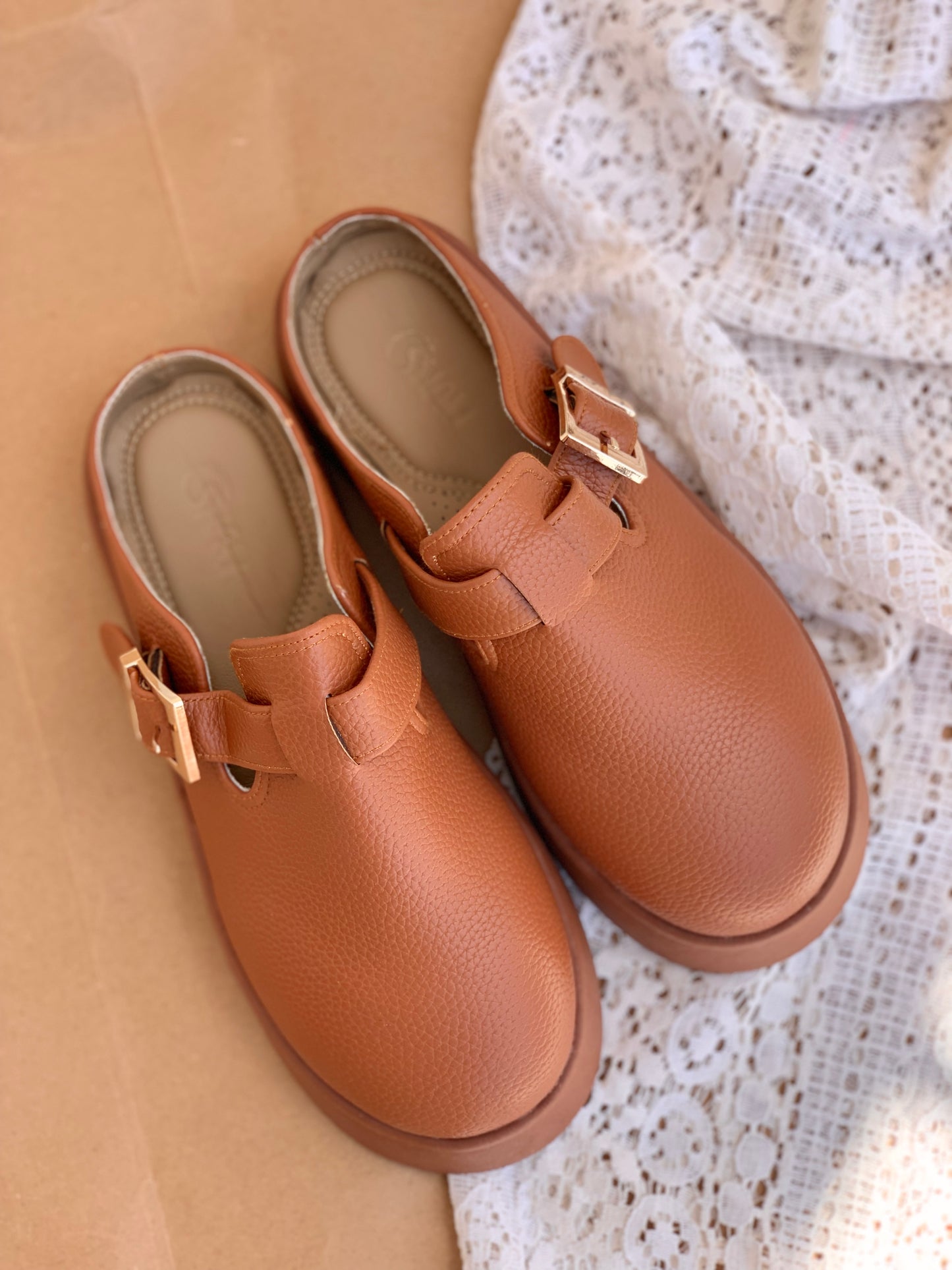 Leather clogs
