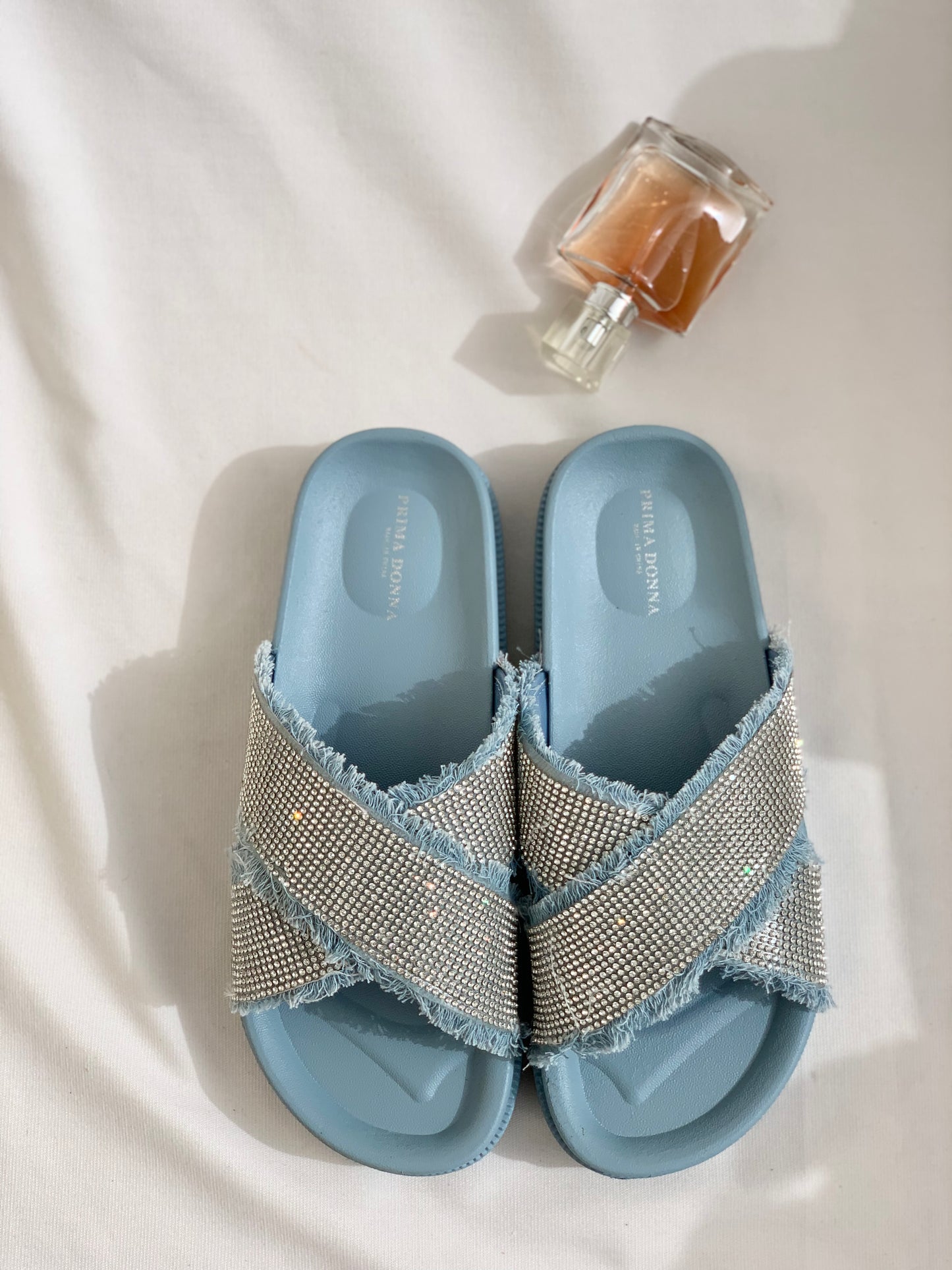 Cross slipper