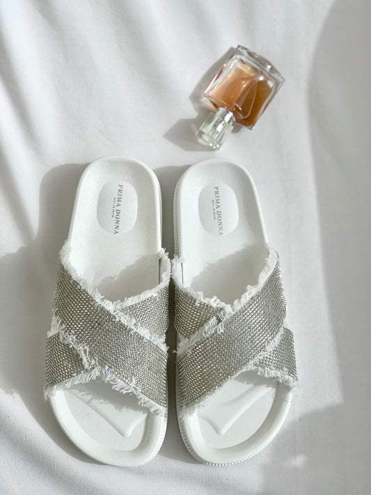 Cross slipper