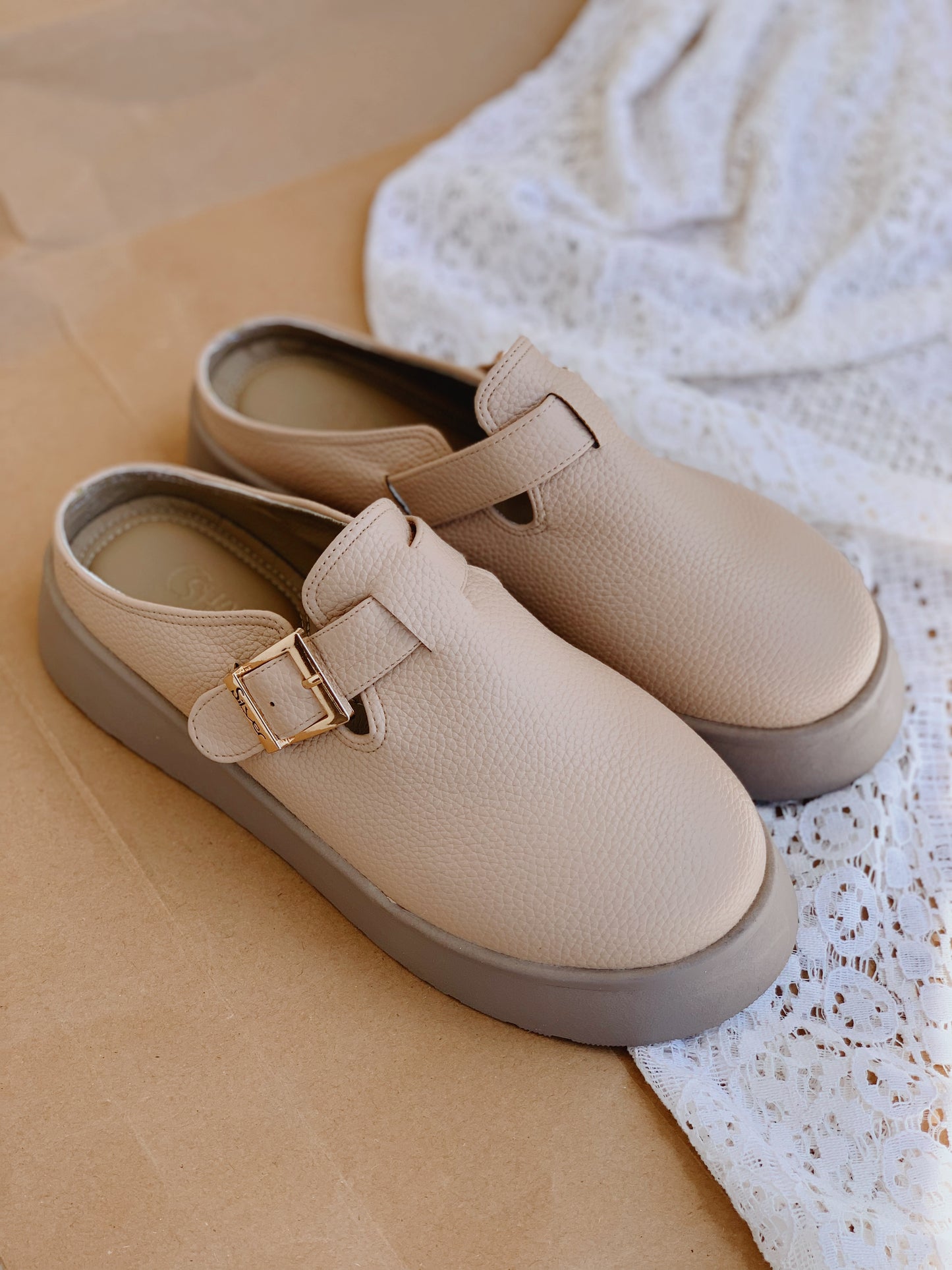 Leather clogs