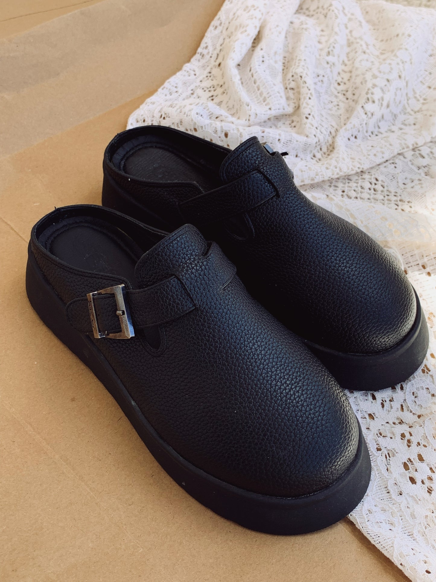 Leather clogs