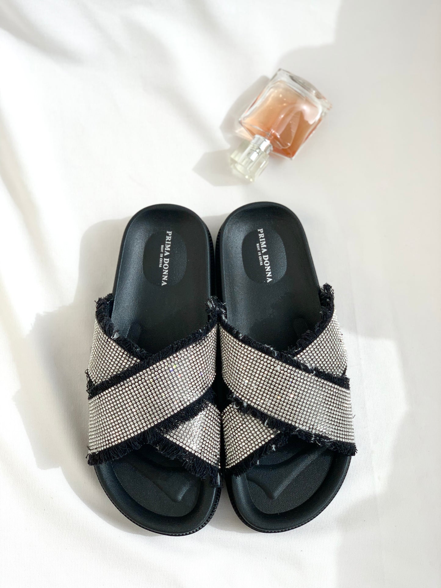 Cross slipper